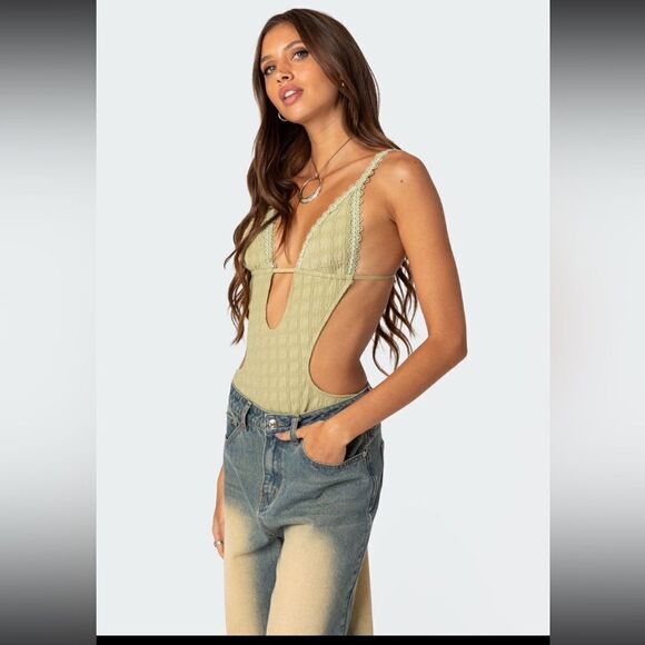 COPY - Edikted textured cut out bodysuit in green - Picture 3 of 11